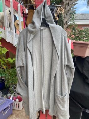 NWT open front Sweater with pockets